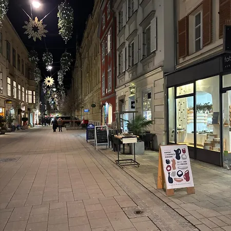 Harmony Living Stylisches Mit Lage Im Herzen Von Apartment