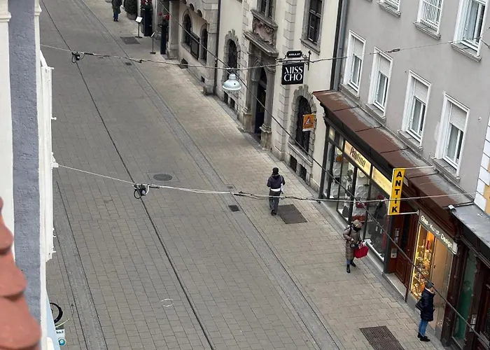 Harmony Living Stylisches Mit Lage Im Herzen Von Appartement *